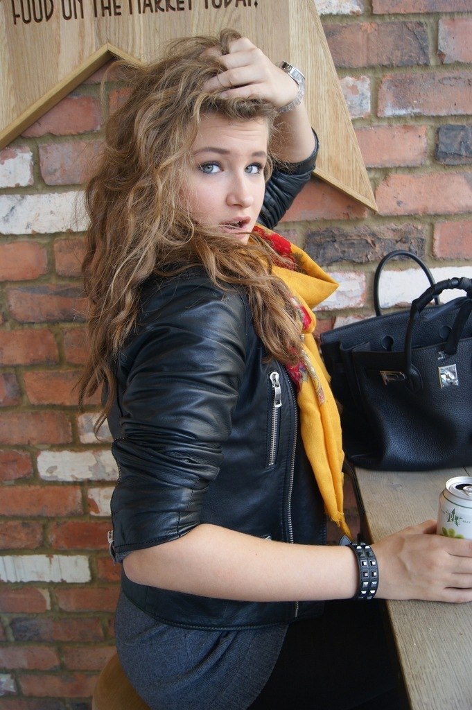 Nora Kozhevnikova | London