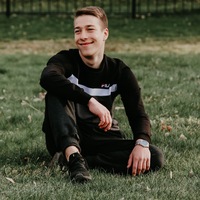 Олег Михайлов