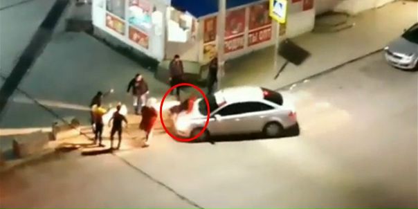 Перестрелка в шахтах. Перевернулась коляска с ребенком. Бежецк пьяная девушка. Пытались задавить. Медведь на железной дороге.