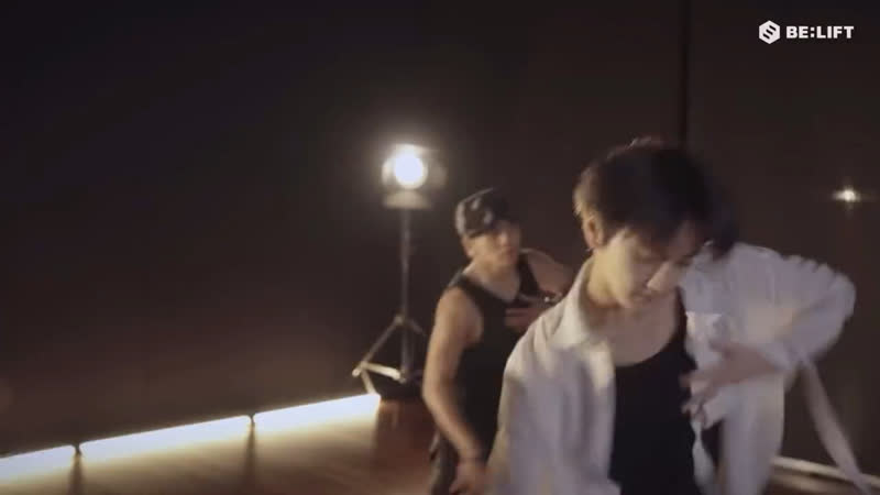 the way jungwon makes dancing look so easy, his moves are so