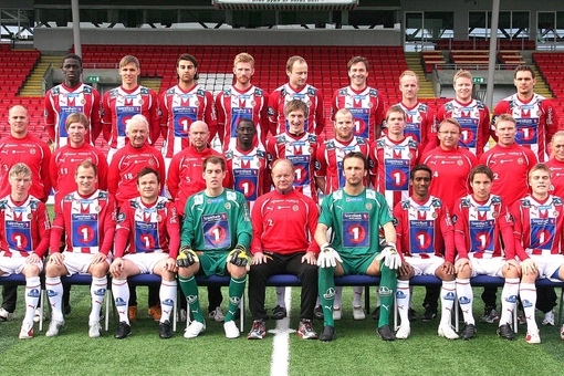 Стабек. Football team на логотипе. Значки футбольных команд. Футбольная команда норвегии. Клуб в норвегии.