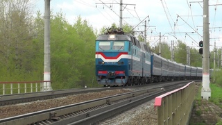 Электровоз ЧС7-037 с поездом № 027 Москва - Брест