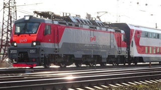 Электровоз ЭП20-051 с поездом№740А Брянск-Москва станция Нара